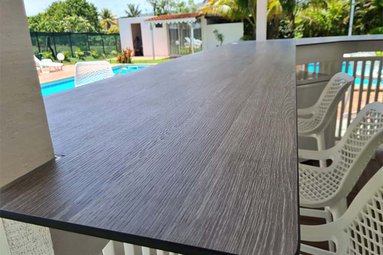Plan de travail cuisine compact Martinique
